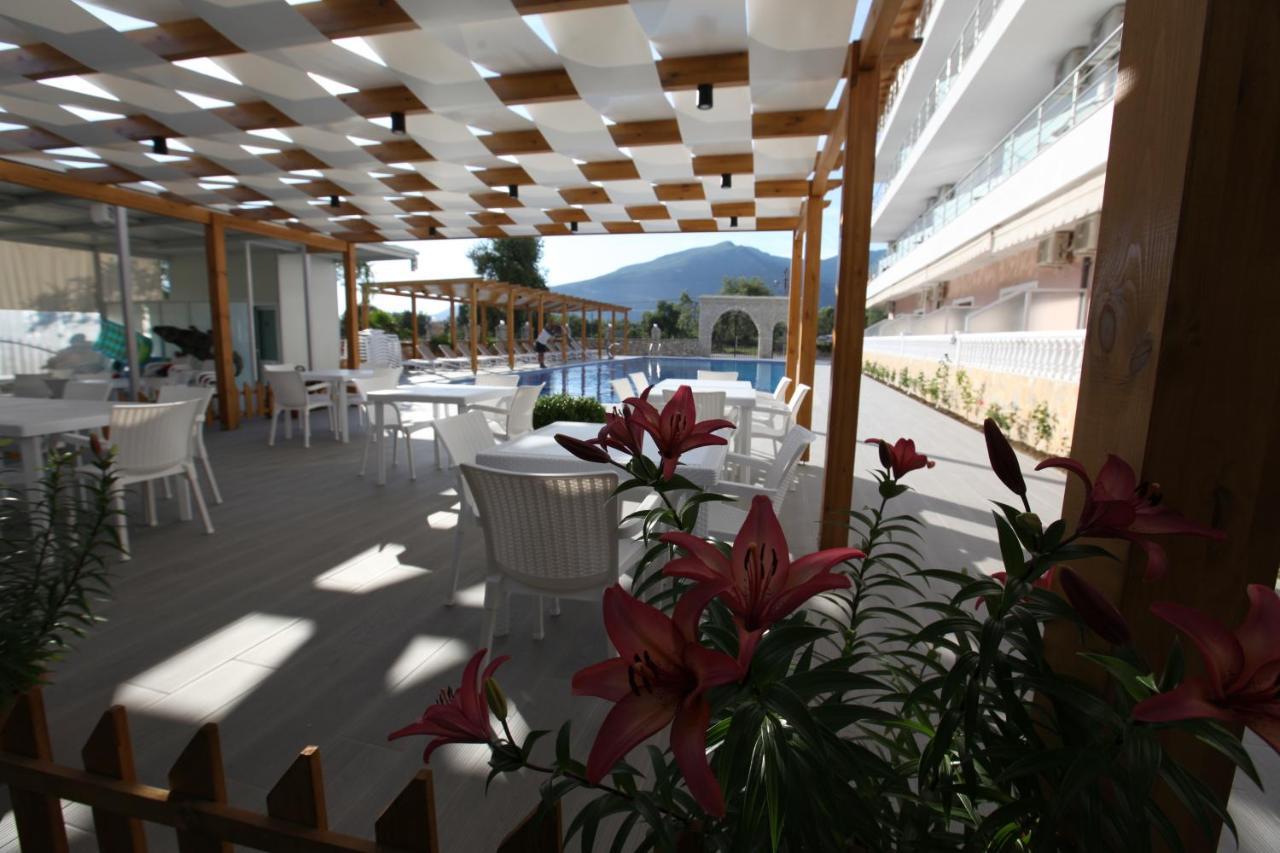 Hotel Riviera Borsh Exterior photo