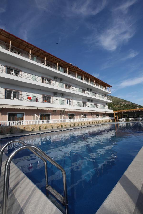 Hotel Riviera Borsh Exterior photo