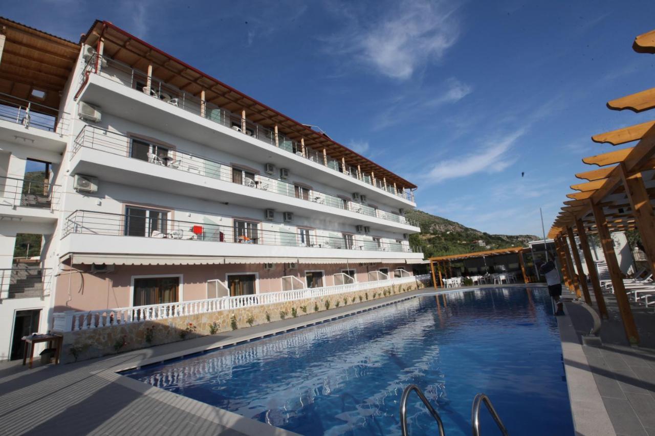 Hotel Riviera Borsh Exterior photo